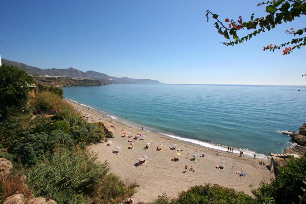 Modern Apartment Stunning Sea Views And Pool Nerja Buitenkant foto