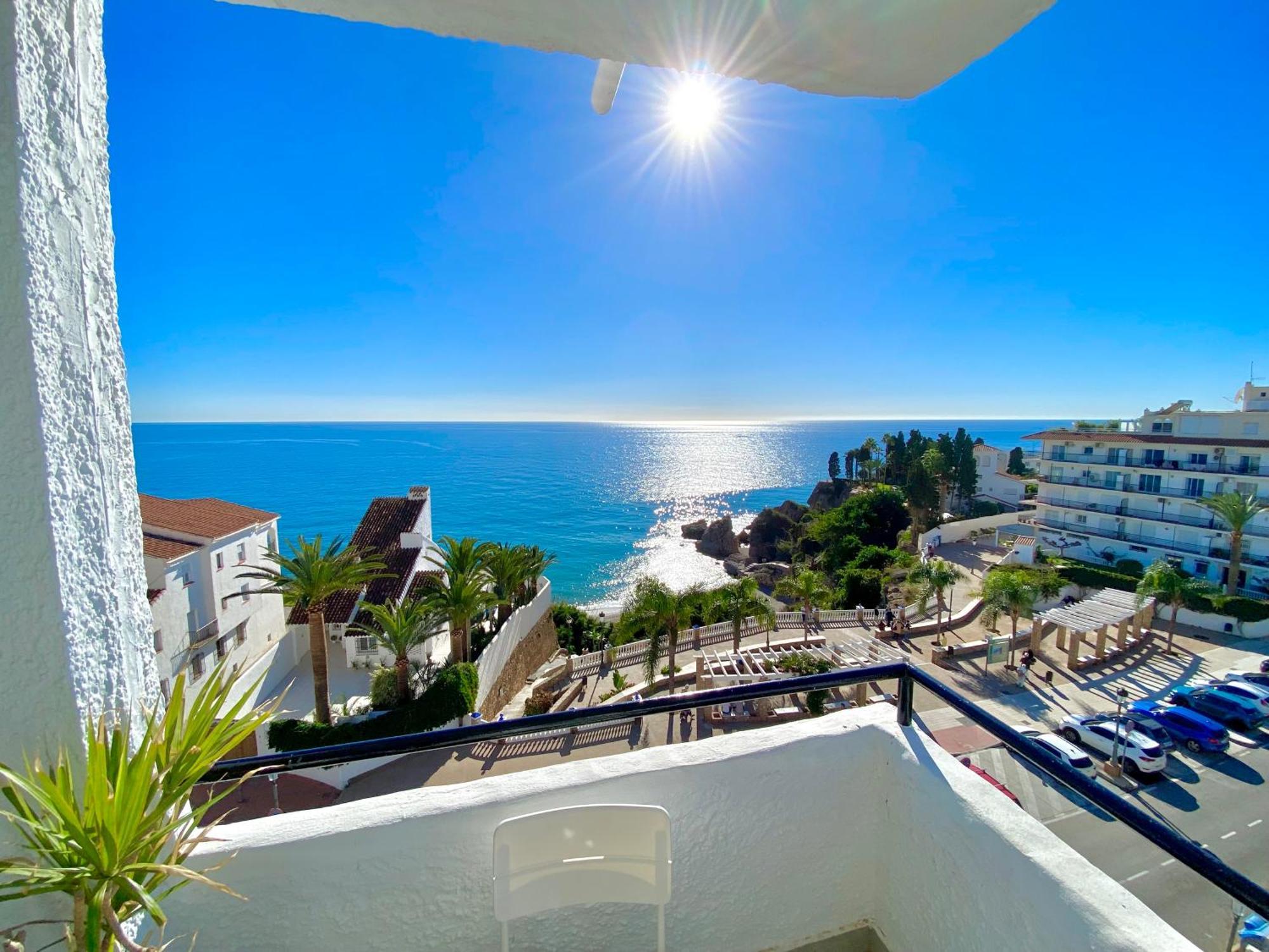 Modern Apartment Stunning Sea Views And Pool Nerja Buitenkant foto
