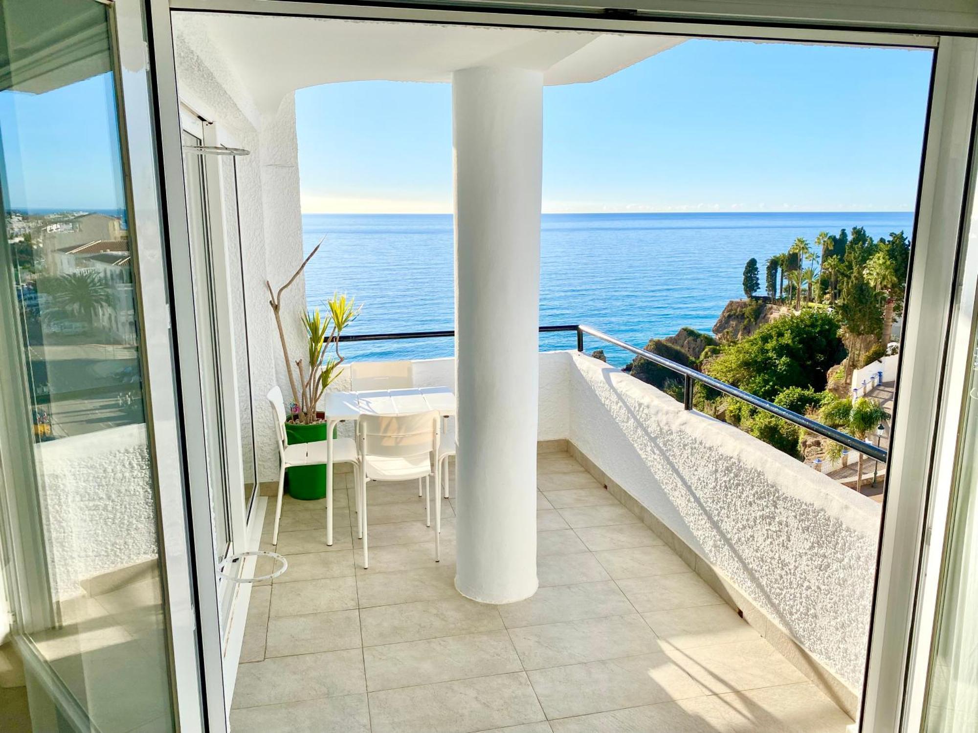 Modern Apartment Stunning Sea Views And Pool Nerja Buitenkant foto