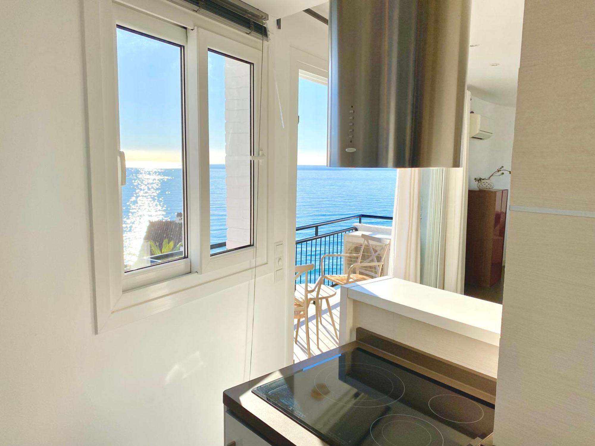Modern Apartment Stunning Sea Views And Pool Nerja Buitenkant foto